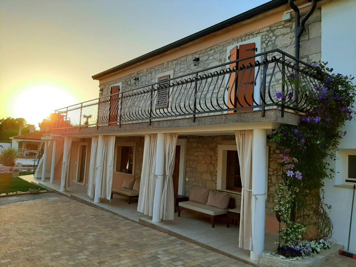 Villa Alma Kaštelir エクステリア 写真