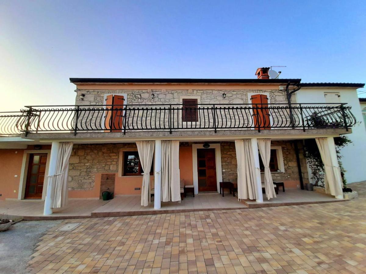 Villa Alma Kaštelir エクステリア 写真
