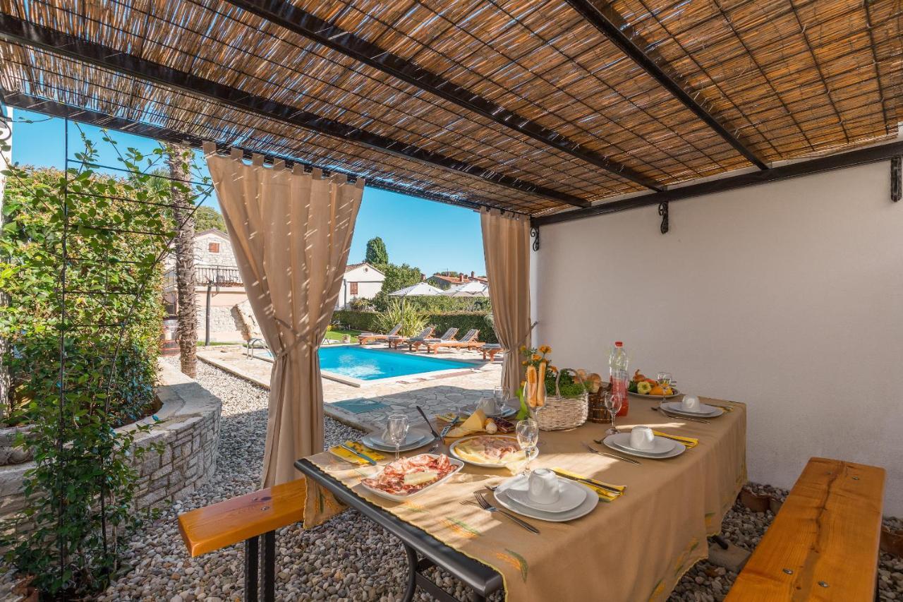 Villa Alma Kaštelir エクステリア 写真