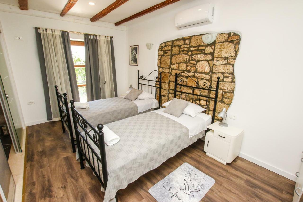 Villa Alma Kaštelir エクステリア 写真